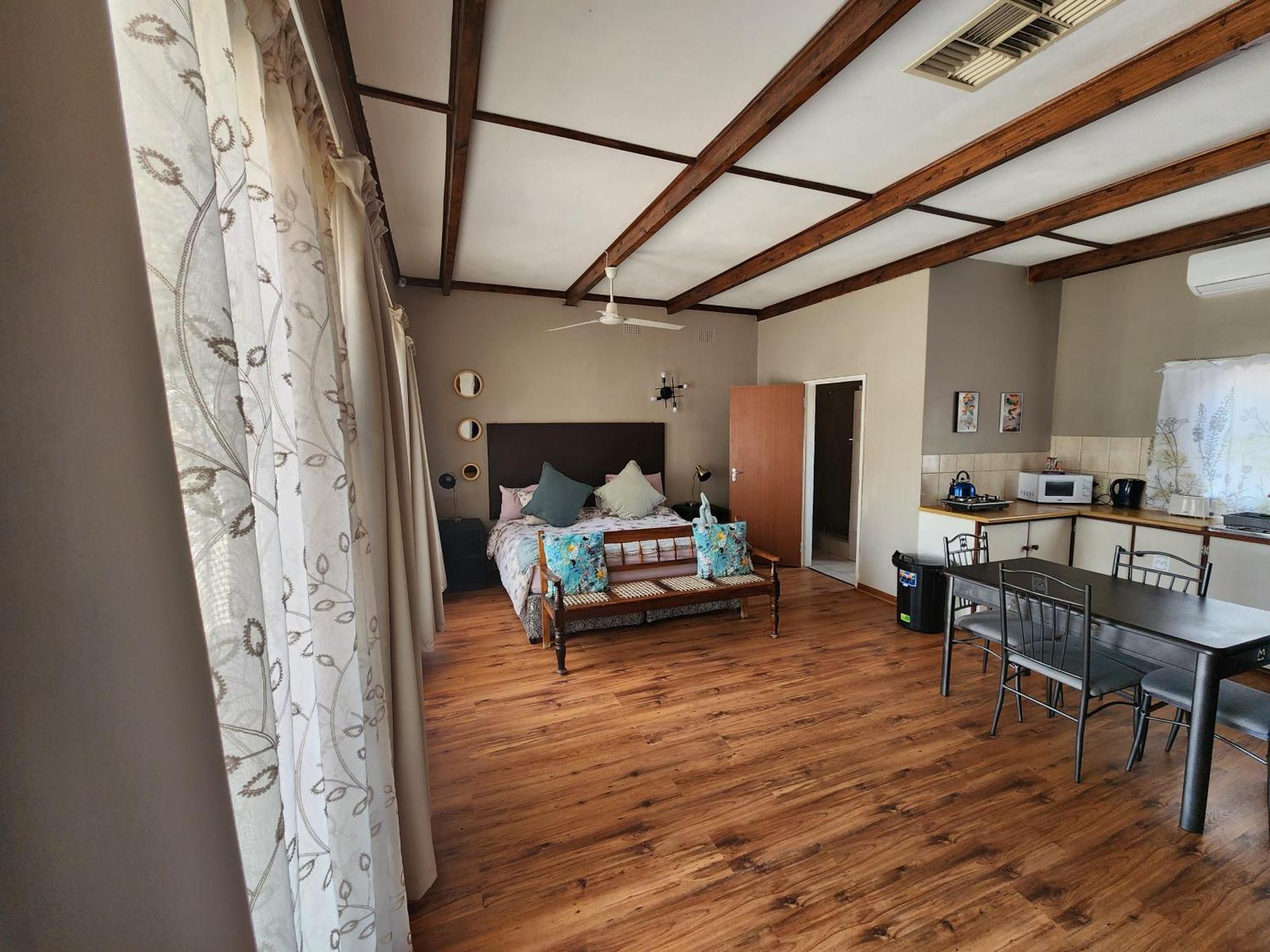 Midway Overnight Rooms Kimberley Eksteriør billede
