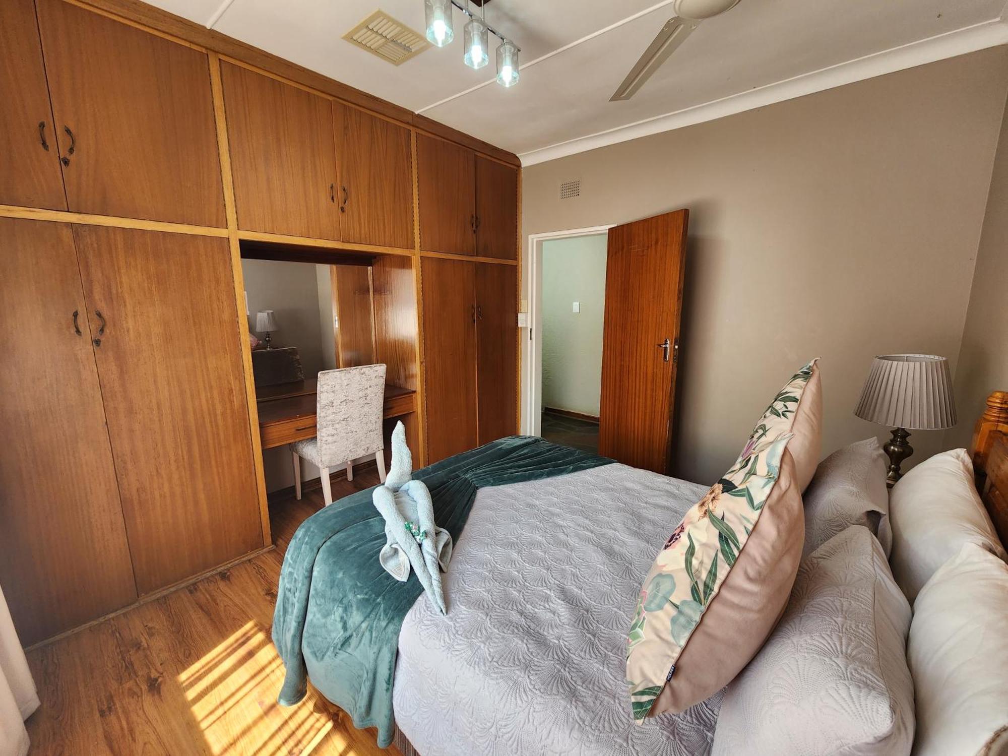 Midway Overnight Rooms Kimberley Eksteriør billede
