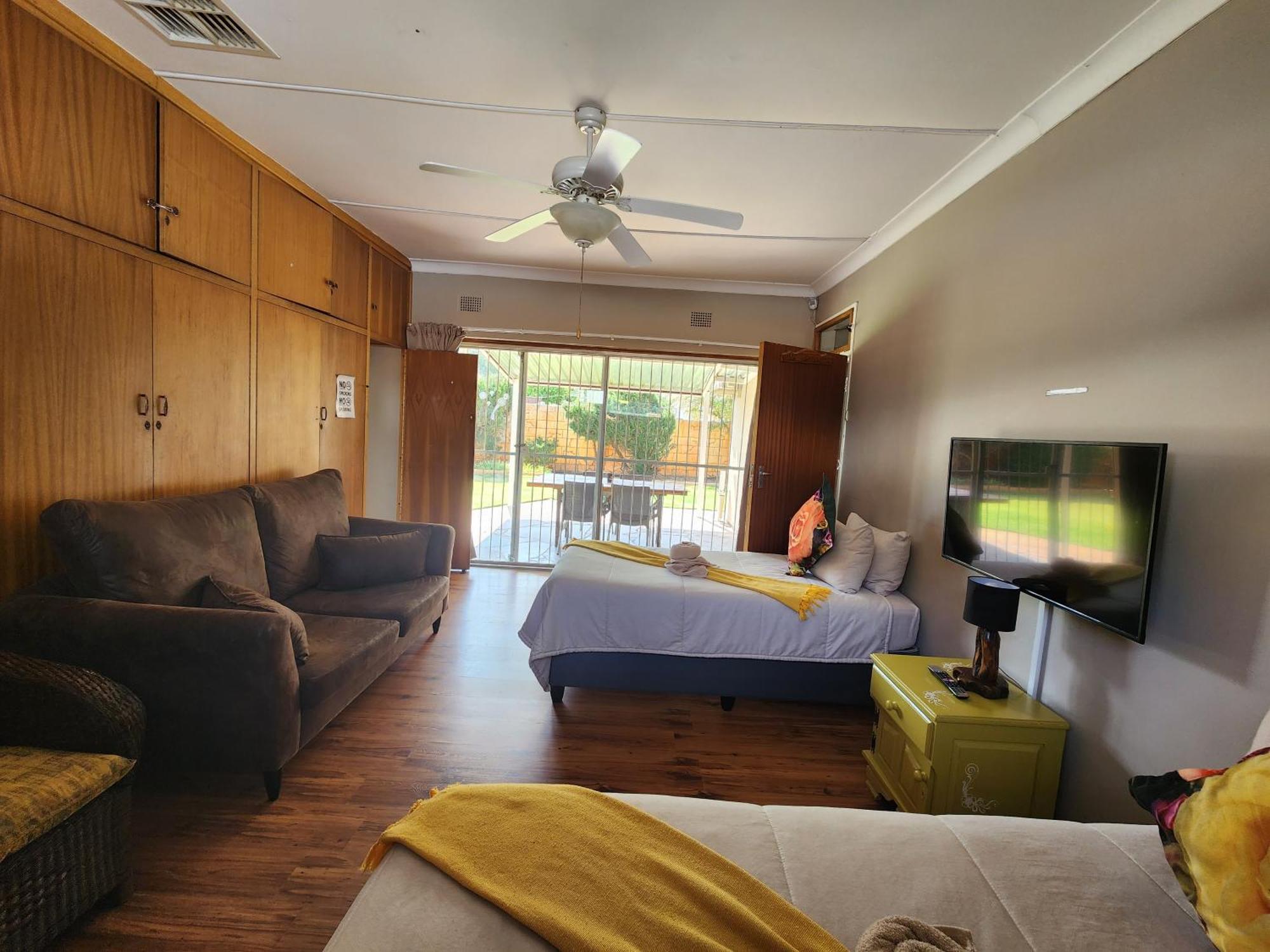 Midway Overnight Rooms Kimberley Eksteriør billede